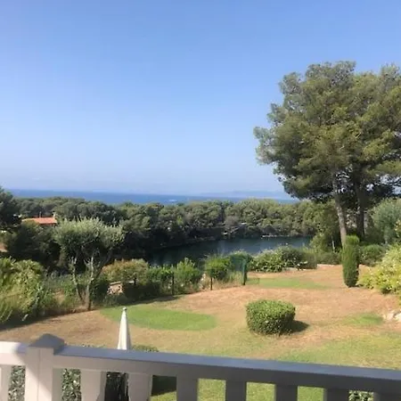 Le Dramont, Sea View, Pool, 4-5 People, Air Conditioning , Wi-fi Apartment *
